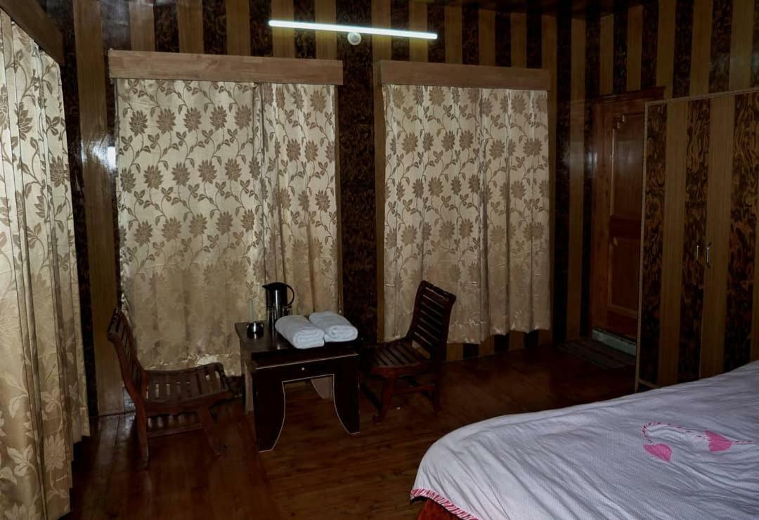 Kolong Retreat Hotel Kolang Exterior photo