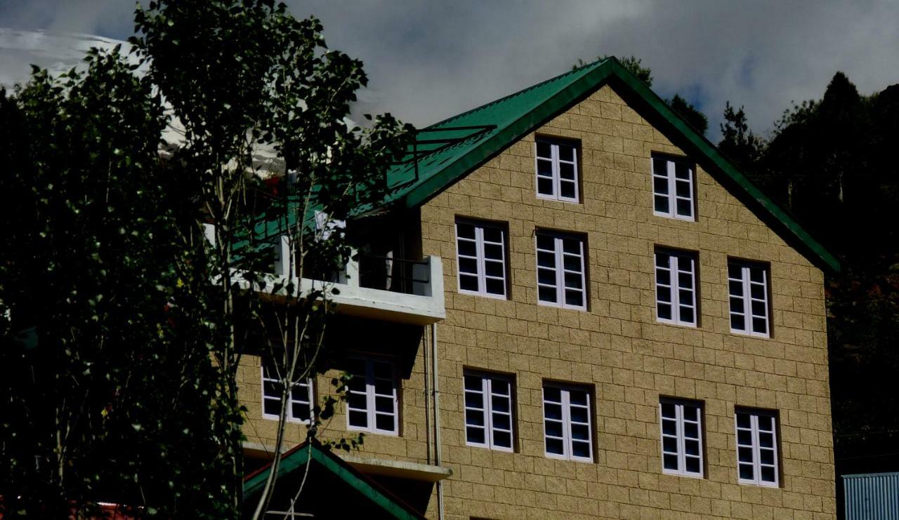 Kolong Retreat Hotel Kolang Exterior photo